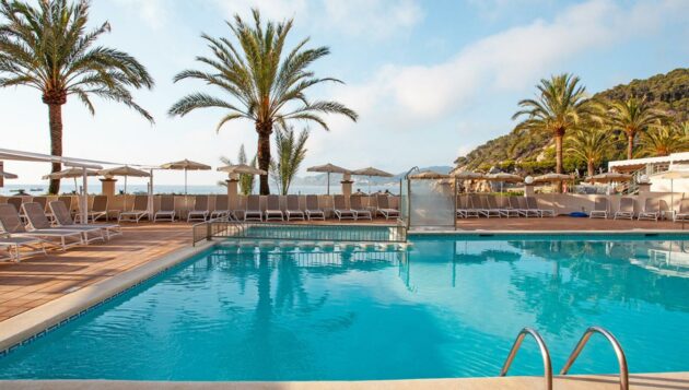 FTI Gutschein im Ibiza Grupotel Cala San Vicente Hotel einlösen - hier könnt Ihr ebenfalls bei FTI mit Code oder Gutschein vergünstigt buchen.