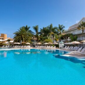 Teneriffa: 8 Tage im TOP 4* RIU Hotel mit Halbpension, Flug, Transfer & Zug für 726€