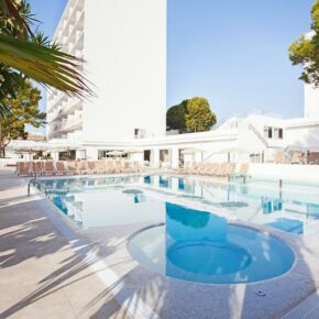 Mallorca-Urlaub zum Tiefpreis: 6 Tage im tollen 4* Hotel mit Frühstück, Flug, Transfer & Zug nur 323€ Mallorca-Urlaub zum Tiefpreis: 6 Tage im tollen 4* Hotel mit Frühstück, Flug, Transfer & Zug nur 323€