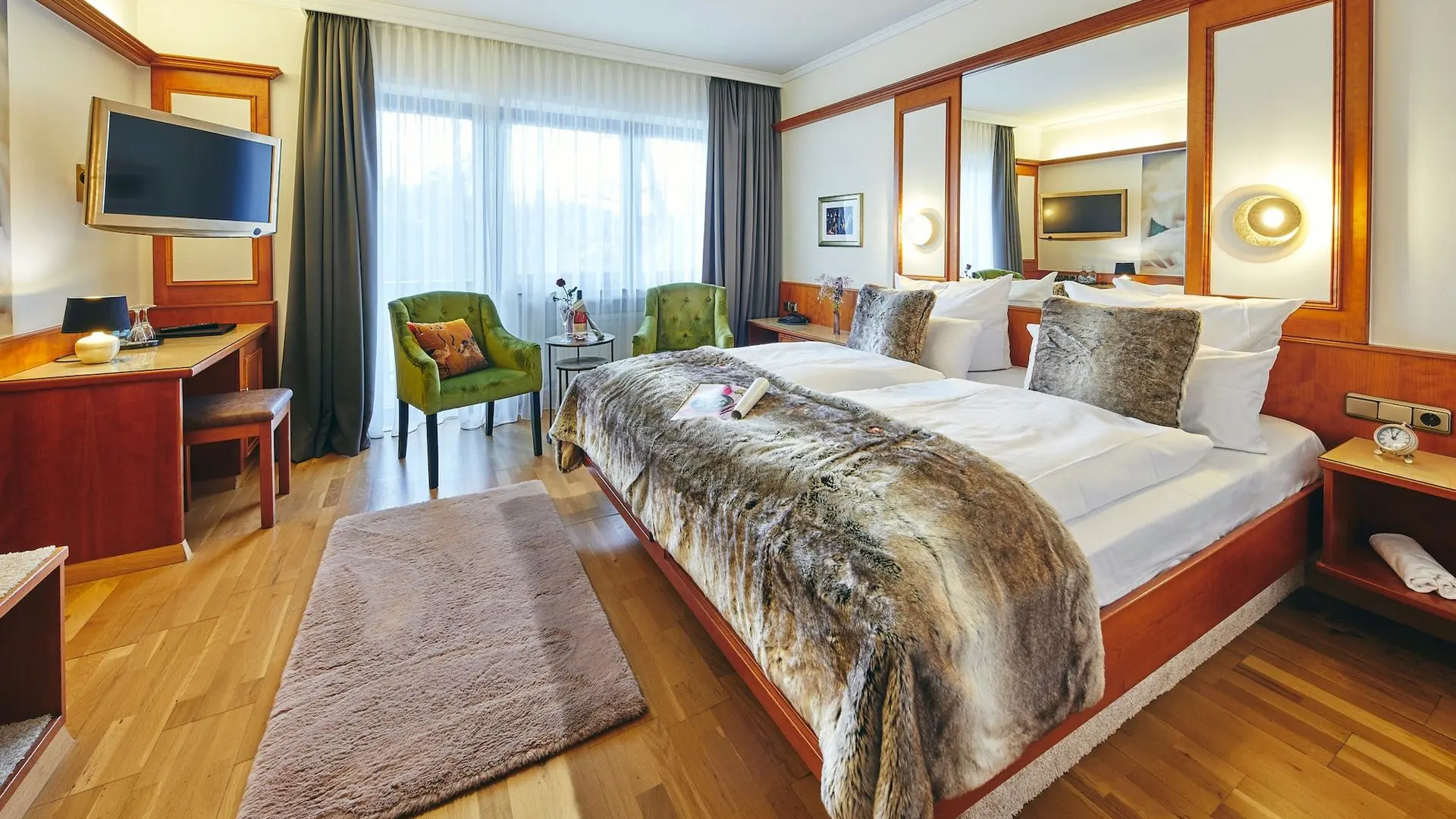 Zeit zu zweit: 3 Tage im romantischen 4* Hotel in Winterberg mit Frühstück, Spa & Extras nur 90€ Zeit zu zweit: 3 Tage im romantischen 4* Hotel in Winterberg mit Frühstück, Spa & Extras nur 90€