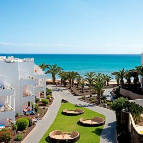 Sonne tanken auf Fuerteventura: 7 Tage im 4* Strandhotel inkl. Halbpension, Flug & Transfer für 632€