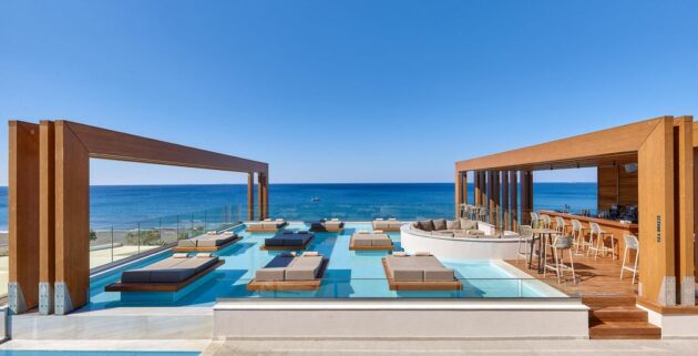 Enorme Santanna Beach Hotel
