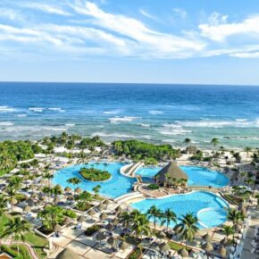Wunschlos glücklich: 9 Tage Mexiko im guten 5* Hotel mit Juniorsuite, All Inclusive, Flug, Transfer & Zug für 1.302€