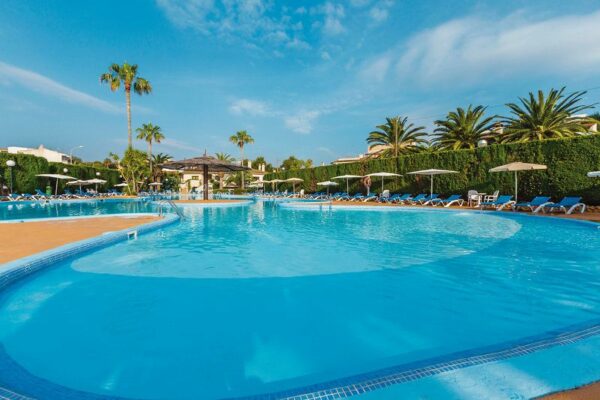 JS Portocolom Suites Mallorca Pool