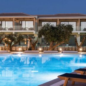 Luxus Suite auf Zakynthos: 6 Tage im TOP 5* Resort mit Halbpension, Flug & Extras für 552€
