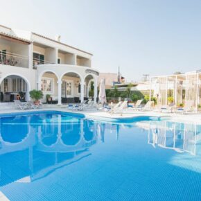 Korfu: 8 Tage im guten 4* Hotel inkl. Frühstück, Flug & Transfer ab 293€