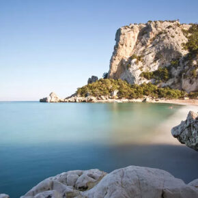Frühbucher-Sardinien-Traum: 6 Tage im TOP 4* Hotel inkl. Halbpension & Flug ab nur 354€