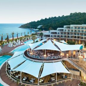 Luxus in der Türkei: 8 Tage im TOP 5* Hotel mit All Inclusive, Flug, Transfer & Zug nur 558€