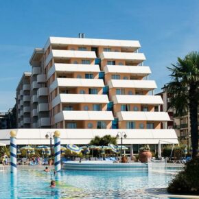 In Italien chillen: 4 Tage in Bibione mit gutem 4* Hotel & Halbpension Verpflegung nur 254€ In Italien chillen: 4 Tage in Bibione mit gutem 4* Hotel & Halbpension Verpflegung nur 254€