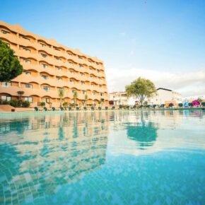 portugal-hotel-pool