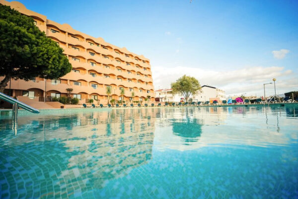 portugal-hotel-pool