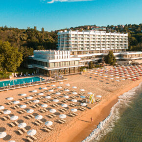 Bulgarien: 8 Tage im 5* Hotel am Strand mit Halbpension, Flug & Transfer nur 395€