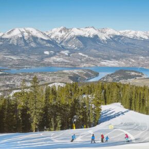 Ski fahren in den USA: 7 Tage in Vail mit Hotel, Frühstück, Skipass & Mietwagen nur 839€