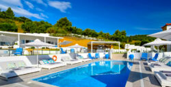 Strandurlaub in Chalkidiki: 6 Tage im TOP 5* Hotel mit moderner Suite, Frühstück & Flug ...