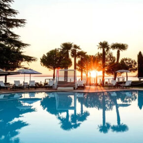 Ab zum Gardasee: 3 Tage im TOP 5* Hotel direkt am See inklusive Frühstück & Extras nur 197€
