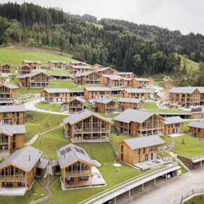Winterurlaub im tollen Chalet: 5 Tage im 4* Bergresort im Skigebiet mit Pool & Sauna NUR 298€ p.P Winterurlaub im tollen Chalet: 5 Tage im 4* Bergresort im Skigebiet mit Pool & Sauna NUR 298€ p.P