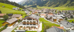 Gutschein für einen Österreich Kurzurlaub: 3 Tage im TOP 4* Hotel mit Halbpension & Well...