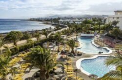 Ab auf die Kanaren: 7 Tage Lanzarote im 4* Hotel mit Halbpension, Flug & Transfer ab 524€