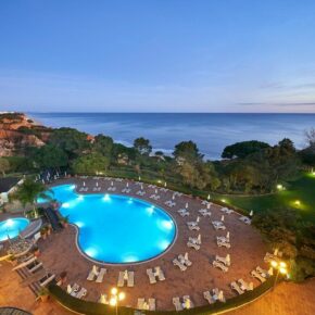 Portugal-Kracher: 8 Tage Algarve im TOP 4* Hotel mit Frühstück, Flug & Transfer nur 305€