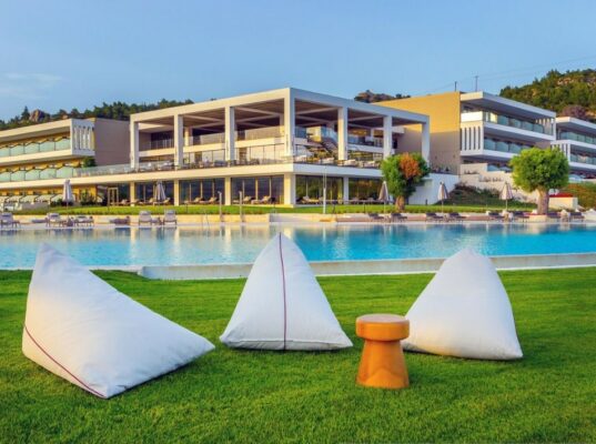 Ammoa Luxury Hotel & Spa Resort