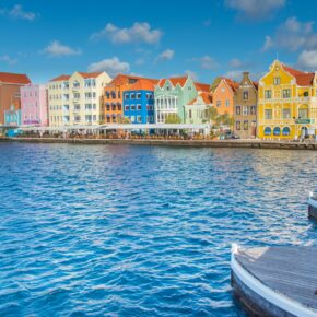 Willemstad auf Curaçao: Die besten Tipps, Strände & Sehenswürdigkeiten