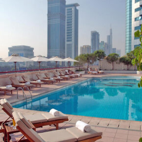 Mega-Metropole Dubai: 7 Tage im TOP 5* Hotel mit Halbpension, Flug & Transfer nur 781€