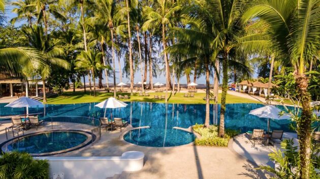 Outrigger Khao Lak Thailand Poolbereich