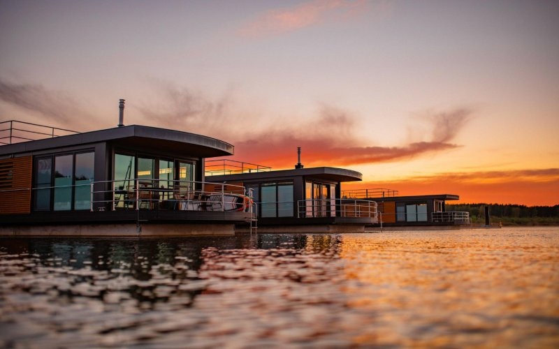 Floating House – Bärwaldersee / Sachsen 