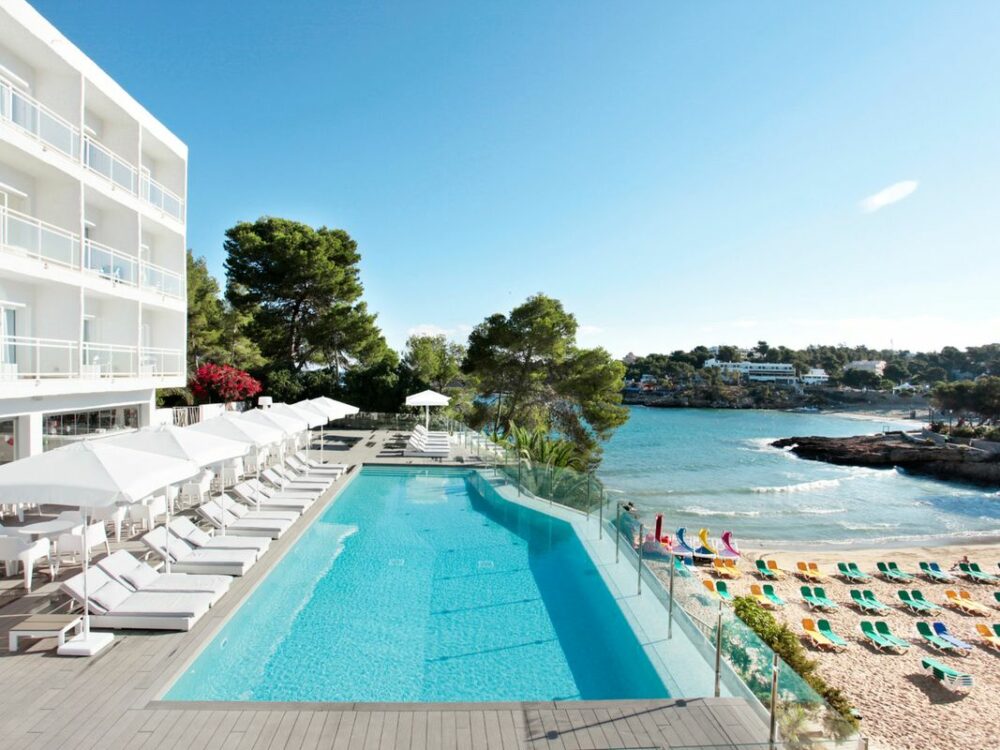 grupotel-ibiza-beach