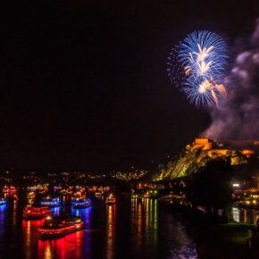 Lichterzauber am Rhein: 2 Tage übers Wochenende zu Rhein in Flammen ab nur 39€