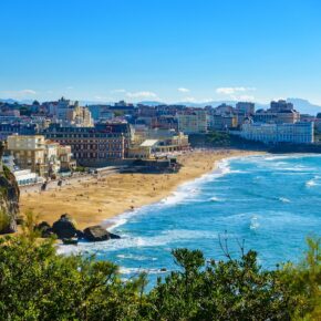 Surfurlaub an der Atlantikküste Frankreichs: 5 Tage im 3* Hotel inkl. Flug für nur 127€