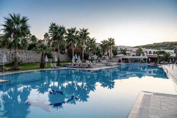 Der Pool des Almyrida Village & Waterpark in Kreta
