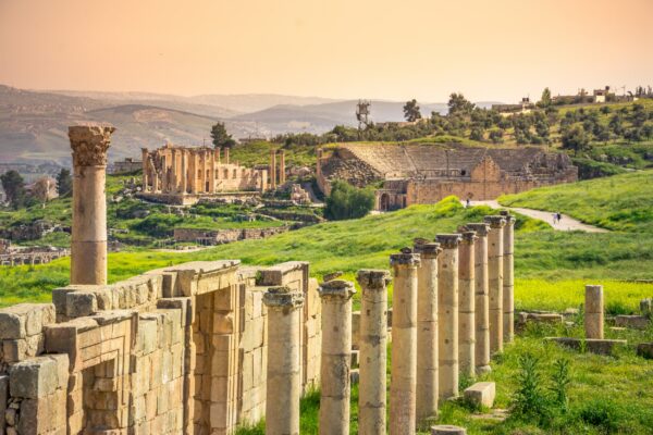 Alte römische Ruinen und Säulen in Jerash (Gerasa) Jordanien