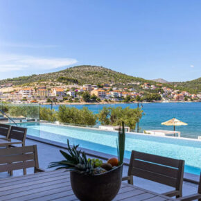 Kroatien Neueröffnung: 6 Tage nahe Split im TOP 4* Hotel inkl. Frühstück, Meerblick, Flug & Extras nur 354€