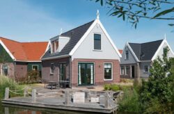 EuroParcs Feiertagsspecial: 5 Tage im Ferienpark nahe Amsterdam mit eigenem Ferienhaus am Was...