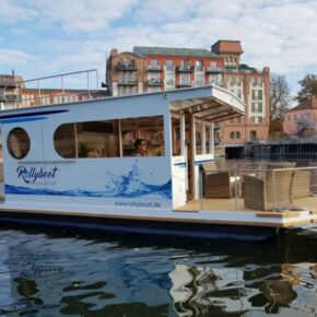 Cooler Hausboot-Trip: 3 Tage auf der Müritz-Elde-Wasserstraße ab 110 € p.P.