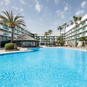 Spanien: 7 Tage im schönen 4* Hotel inklusive Halbpension, Flug & Transfer für nur 397€