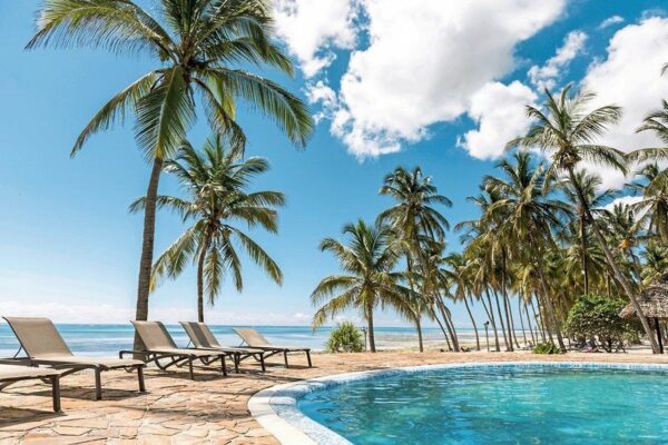 karafuu-beach-resort-spa-pool