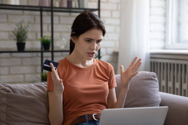 Frau Technik Zahlung Probleme