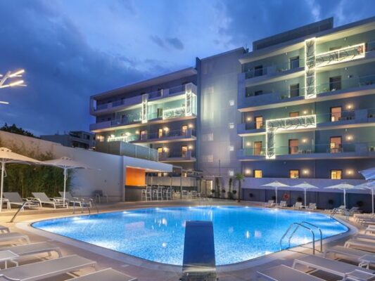 Blue Lagoon City Hotel pool