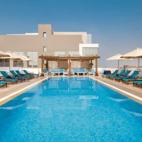 Traumurlaub Dubai: 8 Tage im TOP 4* Hilton Hotel mit Frühstück, Flug, Transfer & Zug nur 658€