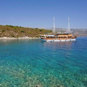 Kroatien: 8 Tage Blaue Reise mit dem Motorsegler an der Adriaküste inkl. Halbpension & Extras nur 499€