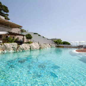 Traumhafter Badeurlaub in Apulien: 7 Tage Süditalien im guten 4* Hotel mit Frühstück & Flug nur 270€