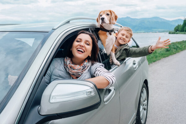 Familie Auto Urlaub Hund