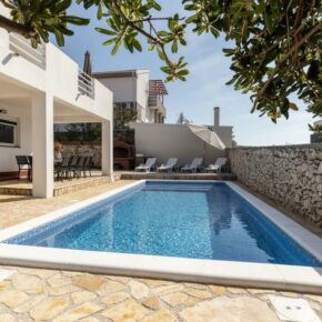 Urlaub mit Freunden: 8 Tage Kroatien im tollen Ferienhaus mit Pool für 10 Personen ab 221€ p.P.