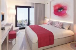 Barbie-Mädelstrip: 7 Tage Malle im TOP 4* Women Only Hotel mit Frühstück, Flug & Transfe...