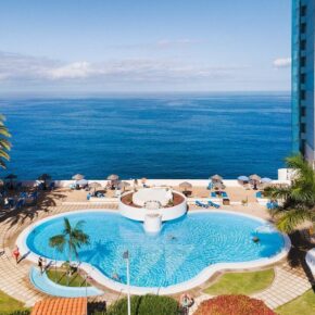 Teneriffa-Traumurlaub im Hochsommer: 7 Tage im guten 4* Hotel mit Frühstück, Flug & Transfer nur 526€