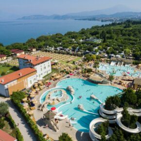 1 Woche am Gardasee: 8 Tage im TOP 5* Ferienpark direkt am See inkl. Wasserpark NUR 181€