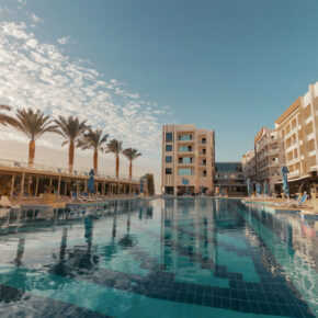 5* Urlaub zum Knaller-Preis: 7 Tage Hurghada im TOP 5* Resort am Strand mit All Inclusive, Flug  & Transfer ab 482€