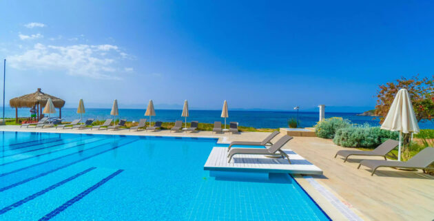 karya-family-resort-pool